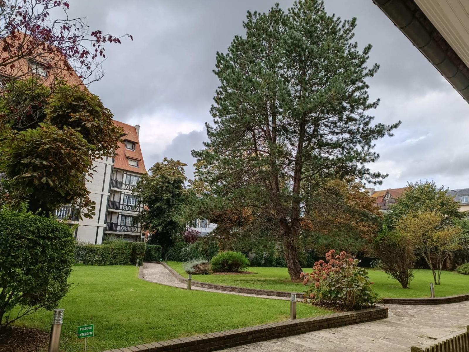 Grand Studio Hyper Centre Avec Balcon Tout Refait Mars 2025 Deauville Buitenkant foto