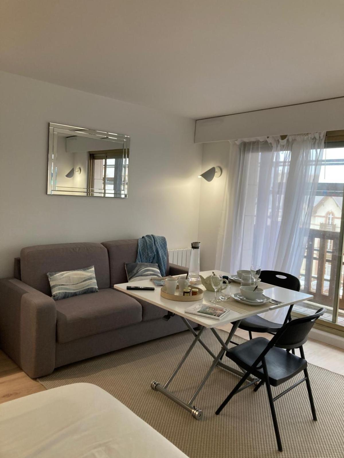 Grand Studio Hyper Centre Avec Balcon Tout Refait Mars 2025 Deauville Buitenkant foto